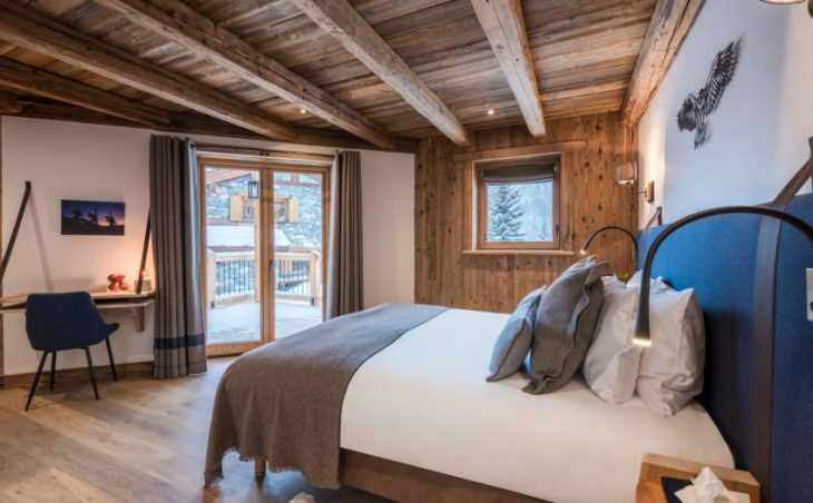 Chalet Machapuchare, Val d'Isere, Bedroom with Desk